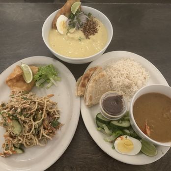 Laksa Nola - Coconut Omu-Noodles (Chicken) Rainbow Salad (Veggie w/ Tofu) Nasi Lemak (Chicken) - Burmese Near Me - New Orleans, Louisiana Laksa Nola - Coconut Omu-Noodles (Chicken) Rainbow Salad (Veggie w/ Tofu) Nasi Lemak (Chicken) - Burmese Near Me - New Orleans, Louisiana