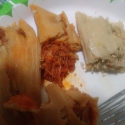 Tortilleria Mexico - Red pork, green chicken