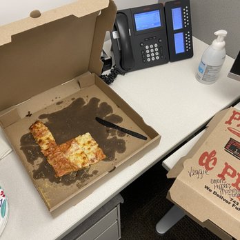 Plank's Cafe & Pizzeria - Large cheese pizza - Pizza Near Me - Columbus, Ohio