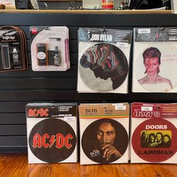 Deaf Man Vinyl - Useful accessories for your vinyl records (slipmats, cleaning kits, etc.).