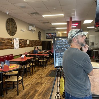 Caprigios Pizza - Pizza Near Me - Clarksville, Tennessee