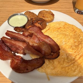 Paloma - Traditional Egg Breakfast - Cocktail Bars Near Me - Santa Barbara, California