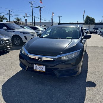 Car World - Commercial Truck Dealers Near Me - Hawthorne, California