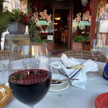 Café Figaro - Outdoor seating on a beautiful day - Italian Near Me - Burlingame, California Café Figaro - Outdoor seating on a beautiful day - Italian Near Me - Burlingame, California