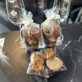 Pur Noire Urban Wineries - Mini Charcuterie cups - Wine Tasting Room Near Me - Houston, Texas Pur Noire Urban Wineries - Mini Charcuterie cups - Wine Tasting Room Near Me - Houston, Texas
