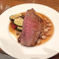Darwin Dining Hall - Roast British beef grilled vegetables, persillabe of wild mushroom baby onions and red wine jus