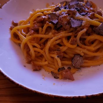 Terroni - Tonnarelli alla Norcina Italian black truffle shavings, homemade spicy sausage, pecorino, garlic - Italian Near Me - Toronto, Ontario Terroni - Tonnarelli alla Norcina Italian black truffle shavings, homemade spicy sausage, pecorino, garlic - Italian Near Me - Toronto, Ontario