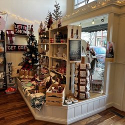 Two Tulips Boutique - Christmas decor