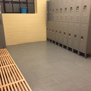 Williamsbridge Oval - Ladie's locker room inside the oval rec center - Parks Near Me - Bronx, New York Williamsbridge Oval - Ladie's locker room inside the oval rec center - Parks Near Me - Bronx, New York