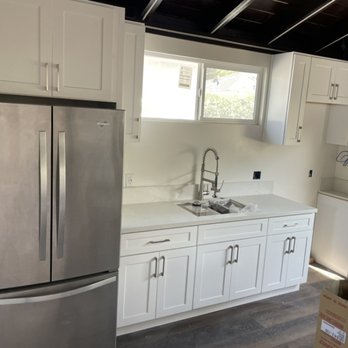 Cali Kithchen & Bath - White shaker - General Contractors Near Me - La Palma, California