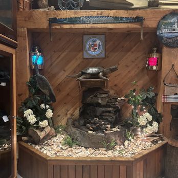 Suicide Bridge Restaurant - Lobby - Seafood Near Me - Hurlock, Maryland
