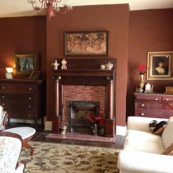 Main Street Bed and Breakfast - Sitting room - Bed & Breakfast Near Me - Glasgow, Kentucky Main Street Bed and Breakfast - Sitting room - Bed & Breakfast Near Me - Glasgow, Kentucky