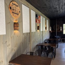 Day Dream Farm Winery - Indoor seating area, immaculately clean and cozy