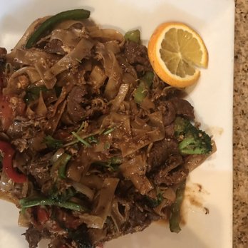 Ginger & Spice - Pad kee Mao w beef. Yummy! - Thai Near Me - Marble Falls, Texas