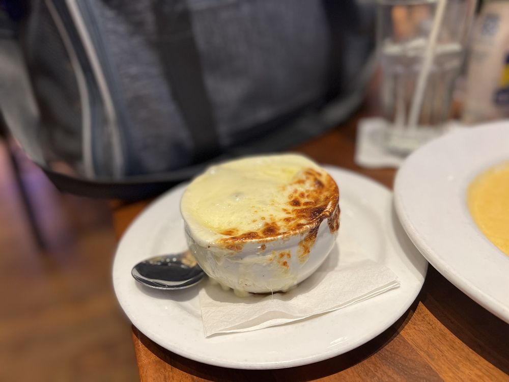 BOBBY VAN’S GRILL Updated October 2024 589 Photos & 622 Reviews JFK Expressway & S Cargo