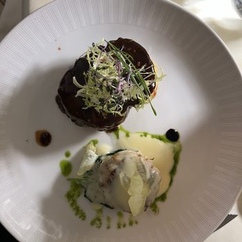 Le Yaca - Surf and turf tenderloin and crab cake - French Near Me - Williamsburg, Virginia