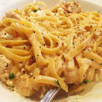 Pizza Capri - Chicken Alfredo - Pizza Near Me - Chicago, Illinois