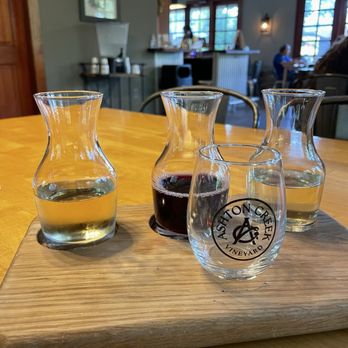 Ashton Creek Vineyard - Wine flight - Wine Tasting Room Near Me - Chester, Virginia