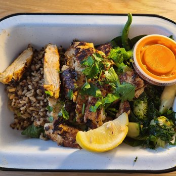 Brown Bag Seafood - Grilled chicken bowl (half protein and half veggie base) - Salad Near Me - Charlotte, North Carolina