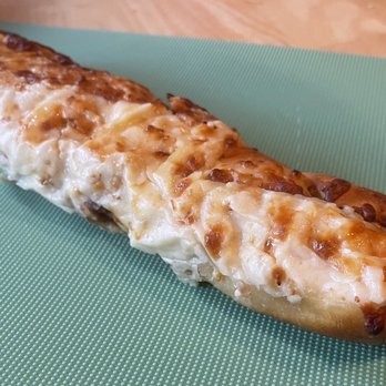 Salute - Classic Garlic Bread - Italian Near Me - Rocky Hill, Connecticut Salute - Classic Garlic Bread - Italian Near Me - Rocky Hill, Connecticut