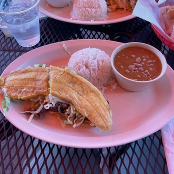 Papa's Cache Sabroso - Jibarito - Latin American Near Me - Chicago, Illinois