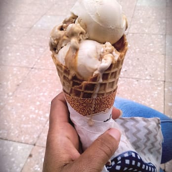 Häagen-Dazs - Sweet cream coffee caramel - Ice Cream & Frozen Yogurt Near Me - Hallandale, Florida