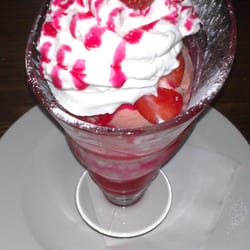 Eataliano - Delicious Strawberry Sundae.