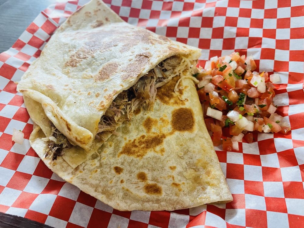 La Chalupa Tradicional Mexican Food