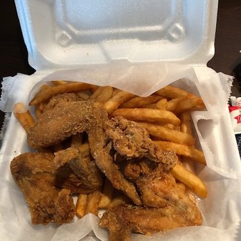 Hook Seafood and Wings - Baton Rouge - Seafood Near Me - Baton Rouge, Louisiana