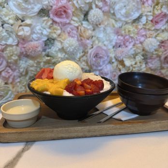 Honey Lush - Bingsu - Ice Cream & Frozen Yogurt Near Me - Las Vegas, Nevada Honey Lush - Bingsu - Ice Cream & Frozen Yogurt Near Me - Las Vegas, Nevada
