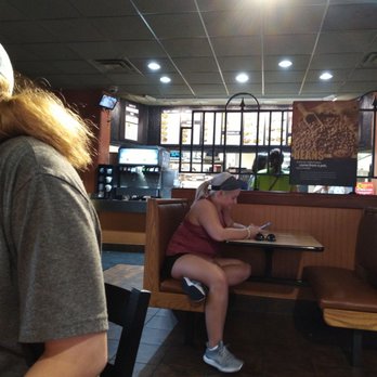 Taco Bueno - People waiting on food - Fast Food Near Me - Claremore, Oklahoma