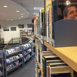 Stadtbücherei Derendorf - Biografien und Bücher zur Geschichte und Politik. Biographies and books to history and politics.