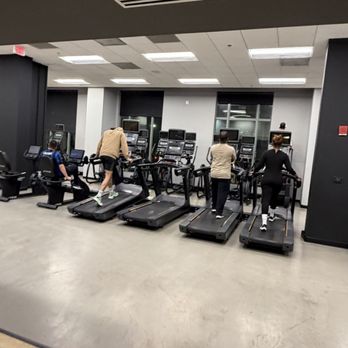 Gold's Gym - Silver Spring - Gyms Near Me - Silver Spring, Maryland
