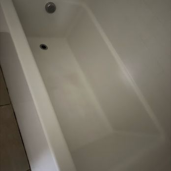 Crecia's Cleaning Services - Bathtub - Home Cleaning Near Me - Moreno valley, California Crecia's Cleaning Services - Bathtub - Home Cleaning Near Me - Moreno valley, California