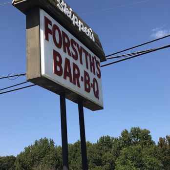 Skipper's Forsyth's Bar-B-Q - Parking lot was packed which is usually a good sign. - Barbeque Near Me - Henderson, North Carolina Skipper's Forsyth's Bar-B-Q - Parking lot was packed which is usually a good sign. - Barbeque Near Me - Henderson, North Carolina