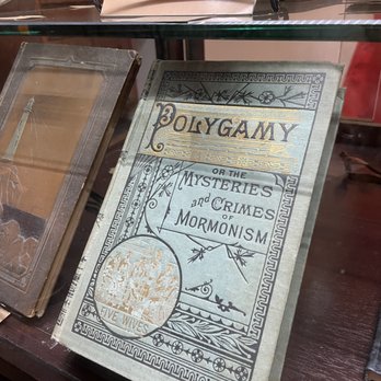 Mudlark Oddities - Antiques Near Me - Seattle, Washington