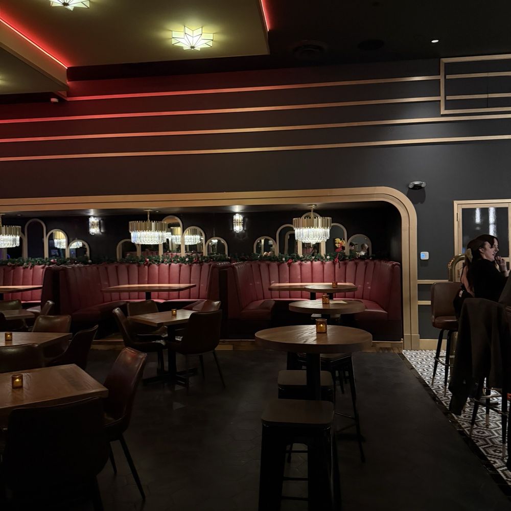 Goodfellas Pizzeria - Gulch - lounge - Pizza Near Me - Nashville, Tennessee Goodfellas Pizzeria - Gulch - lounge - Pizza Near Me - Nashville, Tennessee