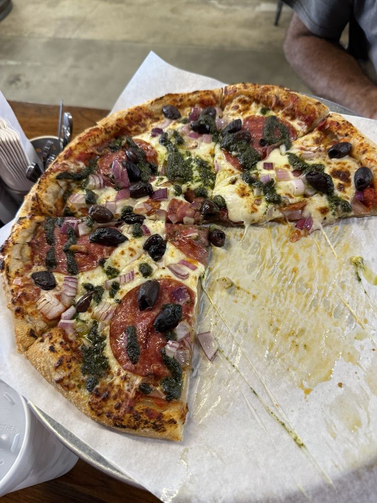 Food from The Flower Shop Shop Winery & Pizzeria - Chickasha