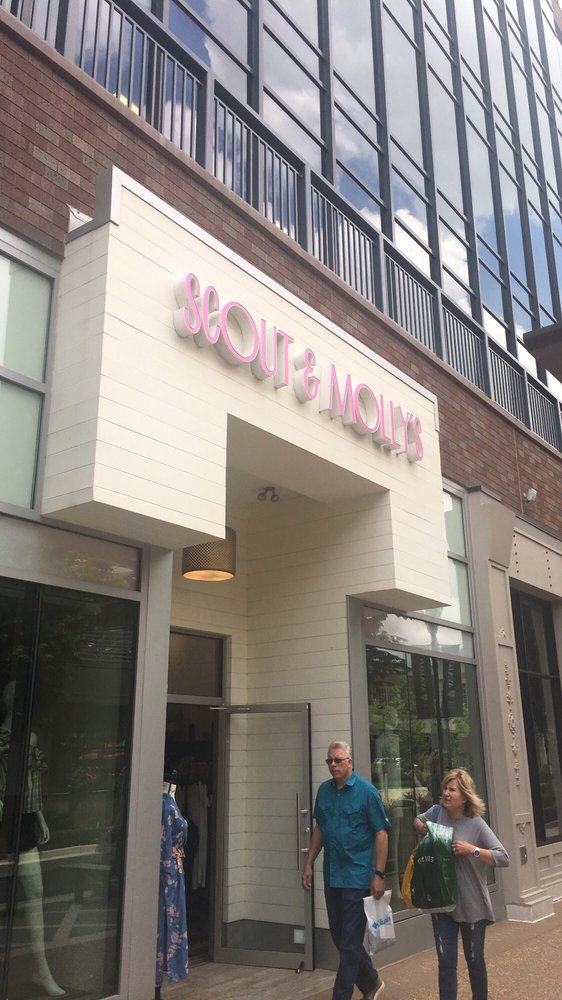 Scout & Molly's Avalon Logo