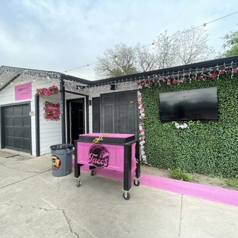 Los Famosos Tacos - The entrance to get churros rellenos - Mexican Near Me - San Antonio, Texas