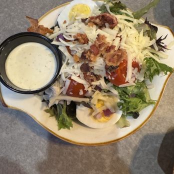 Rails & Ales Brew House - Nice salad.  Flavorful dressing. - Brewpubs Near Me - Georgetown, Indiana