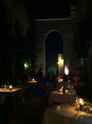 Hotel Hurricane by null