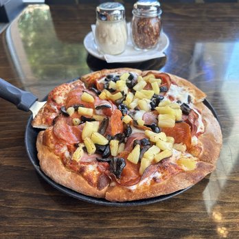Frends Brewhouse - Hawaiian Luau Pizza - subbed black olives for the mushrooms - Pizza Near Me - Sacramento, California Frends Brewhouse - Hawaiian Luau Pizza - subbed black olives for the mushrooms - Pizza Near Me - Sacramento, California