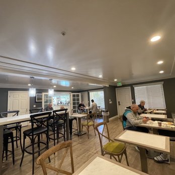 Best Western Plus Dixon Davis - Breakfast dining area - Hotels Near Me - Dixon, California