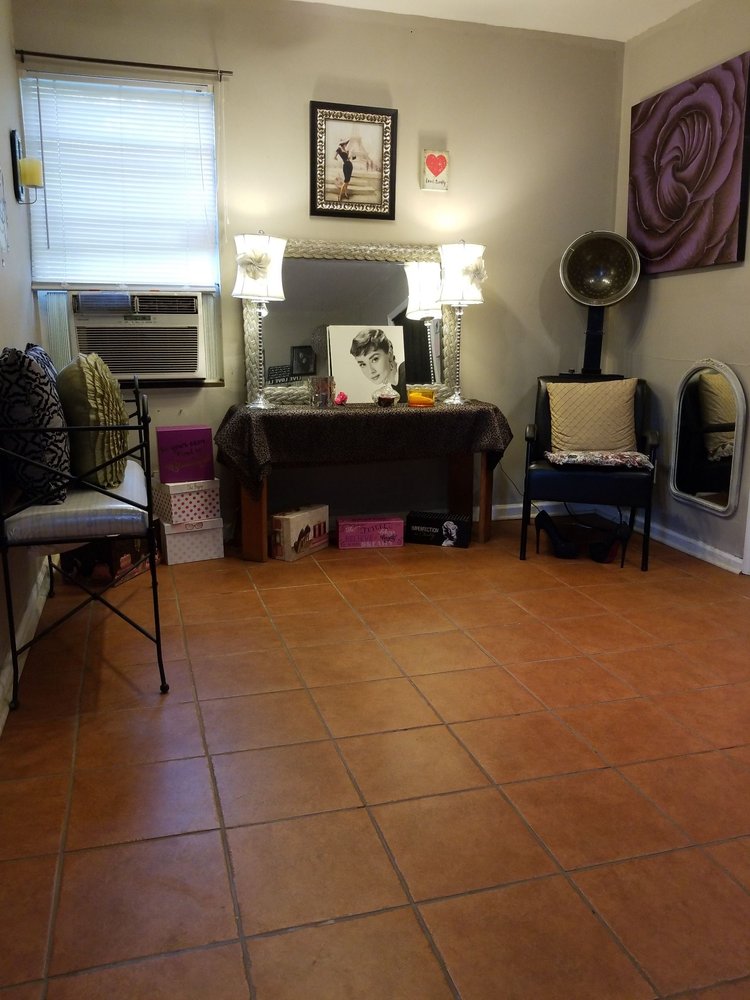 Kim Kaye At Hair Studio 310 Logo