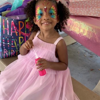 Doranys Dazzling Brush - Face Painting Near Me