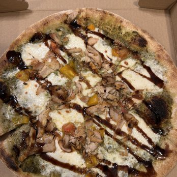 Tin Plate Pizza - Pesto chicken pizza - Pizza Near Me - Breckenridge, Colorado Tin Plate Pizza - Pesto chicken pizza - Pizza Near Me - Breckenridge, Colorado
