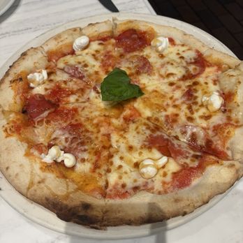 Eataly Bar - Delicious gf pizza Diavolo dolce with light tomato sauce - Cocktail Bars Near Me - Las Vegas, Nevada Eataly Bar - Delicious gf pizza Diavolo dolce with light tomato sauce - Cocktail Bars Near Me - Las Vegas, Nevada