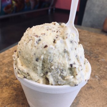 La MichoAuténtica - Homemade fresh Choco chip ice cream on top with a coconut scoop on the bottom! - Desserts Near Me - Houston, Texas La MichoAuténtica - Homemade fresh Choco chip ice cream on top with a coconut scoop on the bottom! - Desserts Near Me - Houston, Texas