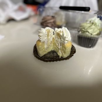 M2M Bakery - Cupcakes Near Me - Richardson, Texas